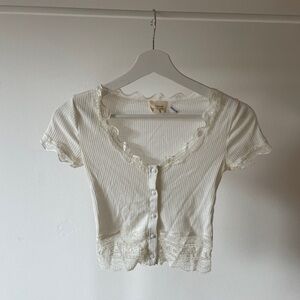 Vintage button up blouse / tee with lace trim